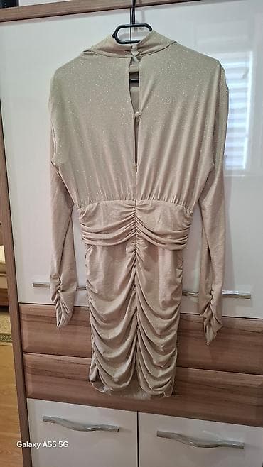 Balasevic haljina u broju 40 sa šljokicama jednom obucena na lalafo.rs — 3 Balasevic haljina u broju 40 sa šljokicama jednom obucena — 3