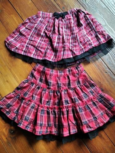 1+1 gratis suknjica u super stanju Vel. 5/6 god na lalafo.rs 1+1 gratis suknjica u super stanju Vel. 5/6 god