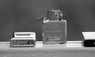 Upaljač ZIPPO 11 Bradeford U.S.A. ORIGINAL. U ispravnom stanju. 1 na lalafo.rs — 3 Upaljač ZIPPO 11 Bradeford U.S.A. ORIGINAL. U ispravnom stanju. 1 — 3