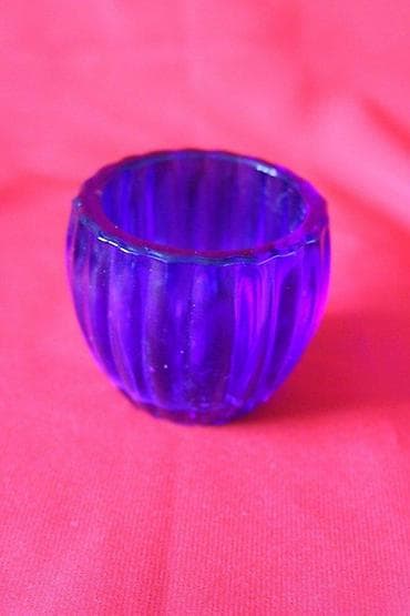 MALI STAKLENI SVEĆNJAK KOBALTNO PLAVA BOJA | Mali stakleni svećnjak na lalafo.rs MALI STAKLENI SVEĆNJAK KOBALTNO PLAVA BOJA | Mali stakleni svećnjak