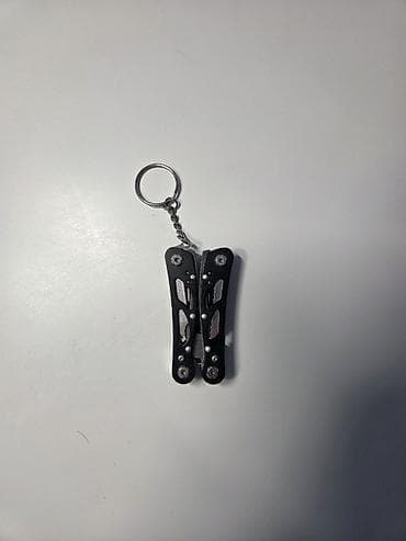 Multifunkcionalni alat - privezak na lalafo.rs Multifunkcionalni alat - privezak