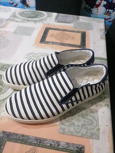 DOLCE & GABBANA slip-on patike - Model: slip-on bez pertli, sa na lalafo.rs — 2 DOLCE & GABBANA slip-on patike - Model: slip-on bez pertli, sa — 2