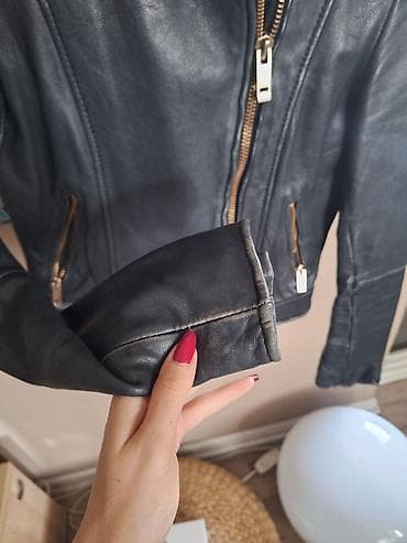 Zara jakna od prave koze, velicina xs, uska, nosena je i izlizana je at lalafo.rs — 2 Zara jakna od prave koze, velicina xs, uska, nosena je i izlizana je — 2