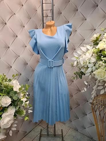 Elegantna midi haljina sa pojasom i plisiranom suknjom - Kroj: ravna na lalafo.rs Elegantna midi haljina sa pojasom i plisiranom suknjom - Kroj: ravna