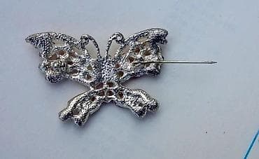 Četiri stara broša. Cena za komad 1. FM broš Stari broš. Stilizovana na lalafo.rs — 9 Četiri stara broša. Cena za komad 1. FM broš Stari broš. Stilizovana — 9