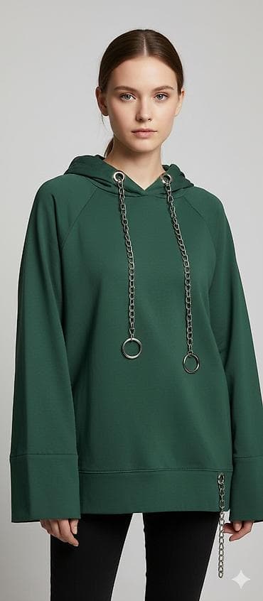 Zelena ženska dukserica s kapuljačom i metalnim detaljima - Boja na lalafo.rs Zelena ženska dukserica s kapuljačom i metalnim detaljima - Boja
