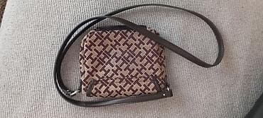 original esprit: Tommy Hilfiger crossbody mini torbica - Model: mala preko ramena, sa at lalafo.rs — 2 original esprit: Tommy Hilfiger crossbody mini torbica - Model: mala preko ramena, sa — 2