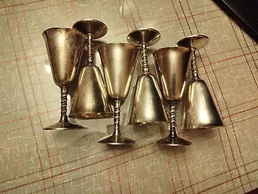 Metalne case,solje. 6 komada,mislim da su posrebrene,nisam siguran na lalafo.rs — 1 Metalne case,solje. 6 komada,mislim da su posrebrene,nisam siguran — 1