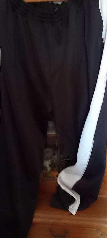 Sportske pantalonе sa bočnim prugama za veoma krupne muskarce - na lalafo.rs — 1 Sportske pantalonе sa bočnim prugama za veoma krupne muskarce - — 1