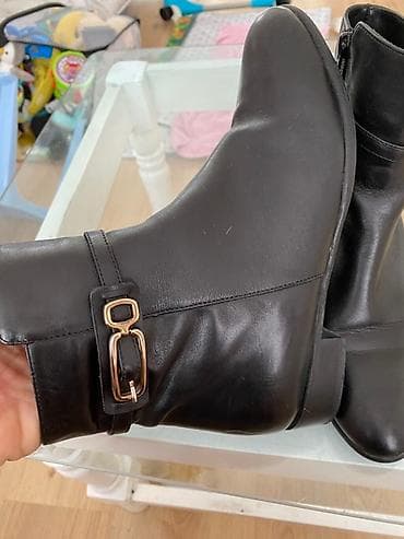 Ženske kožne gležnjače – crne - Materijal: glatka prirodna koža - na lalafo.rs — 2 Ženske kožne gležnjače – crne - Materijal: glatka prirodna koža - — 2