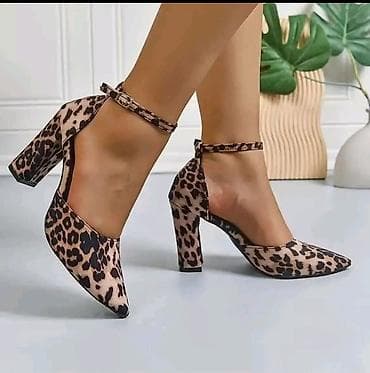 Ženske salonke sa leopard printom i kaišićem oko članka. - Dizajn na lalafo.rs Ženske salonke sa leopard printom i kaišićem oko članka. - Dizajn