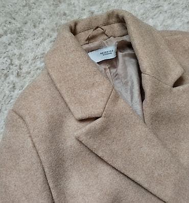 Reserved kaput manteco u velicini XS. Dužina midi preko kolena. Boja na lalafo.rs — 2 Reserved kaput manteco u velicini XS. Dužina midi preko kolena. Boja — 2