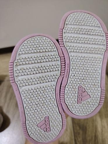 ADIDAS original decije patike. U odličnom stanju. Velicina 21 na lalafo.rs — 3 ADIDAS original decije patike. U odličnom stanju. Velicina 21 — 3