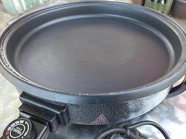 Ironing Boards: Pekač za picu u odličnom stanju, sa termostatom, teflon neoštećen at lalafo.rs — 4 Ironing Boards: Pekač za picu u odličnom stanju, sa termostatom, teflon neoštećen — 4