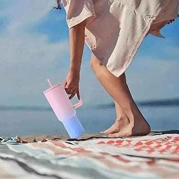 Termo čaša sa ručkom i slamčicom – 40 oz (oko 1,18 l) - Dvostruki zid na lalafo.rs Termo čaša sa ručkom i slamčicom – 40 oz (oko 1,18 l) - Dvostruki zid