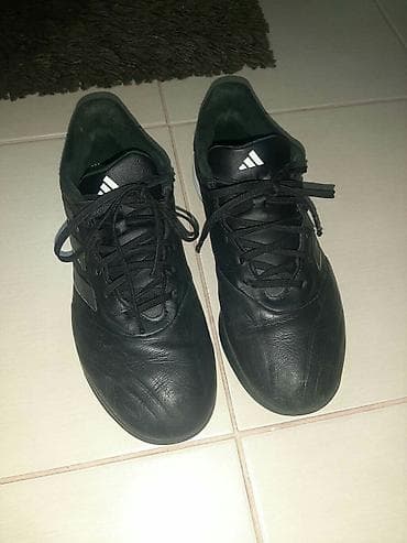 Adidas patike za dečaka u odličnom stanju. Veličina 42 /13 Cena at lalafo.rs — 10 Adidas patike za dečaka u odličnom stanju. Veličina 42 /13 Cena — 10
