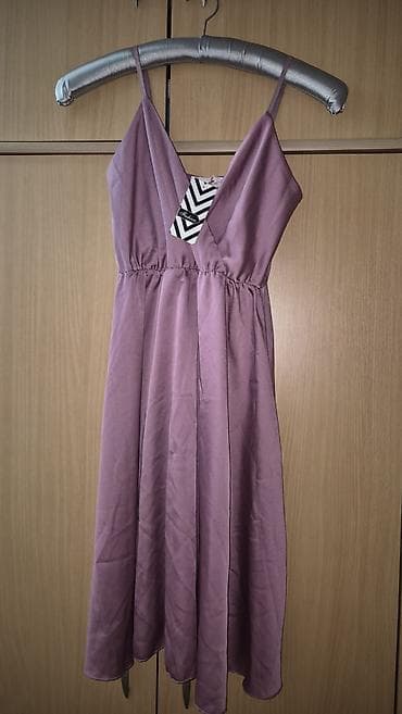 Svilenkasta midi haljina u boji prljavo‑lila - Kroj: A‑linija, lagano na lalafo.rs — 1 Svilenkasta midi haljina u boji prljavo‑lila - Kroj: A‑linija, lagano — 1