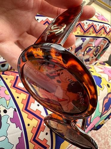 Chanel naocare, tigrastog printa. Sa logoima. • •napomena: pre na lalafo.rs — 7 Chanel naocare, tigrastog printa. Sa logoima. • •napomena: pre — 7