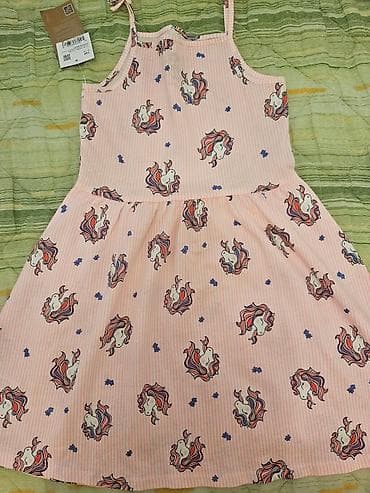 C&A haljina za devojčice sa dezenom jednoroga, izrađena od na lalafo.rs — 1 C&A haljina za devojčice sa dezenom jednoroga, izrađena od — 1