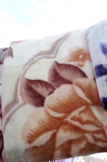 Blankets and Bedspreads: Ćebe 150*200 at lalafo.rs — 4 Blankets and Bedspreads: Ćebe 150*200 — 4