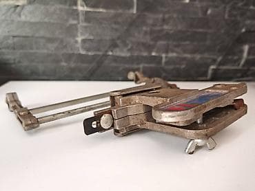 Clamps: Sablon / Stega / Vodilica za ostrenje lanca motorne testere at lalafo.rs — 2 Clamps: Sablon / Stega / Vodilica za ostrenje lanca motorne testere — 2