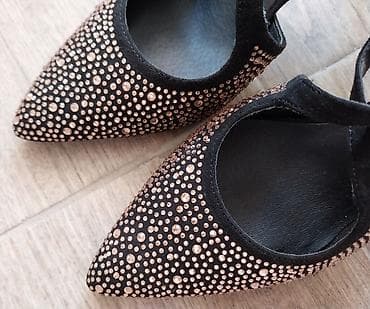 Salonke extra
37/38 broj
NOVO na lalafo.rs — 2 Salonke extra
37/38 broj
NOVO — 2