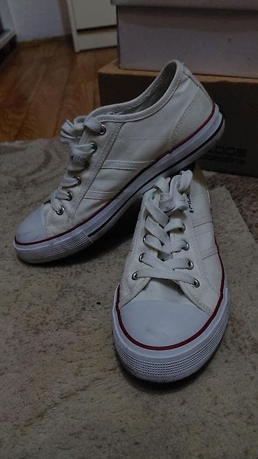 🔸️FILA🔸️ ŽENSKE PATIKE
BROJ 39
nošene par puta na lalafo.rs — 5 🔸️FILA🔸️ ŽENSKE PATIKE
BROJ 39
nošene par puta — 5