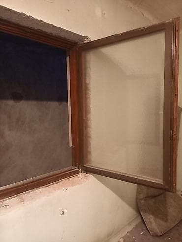 Drveni prozor sa dvoslojnim izo staklom, tamno braon. - Dimenzije na lalafo.rs Drveni prozor sa dvoslojnim izo staklom, tamno braon. - Dimenzije