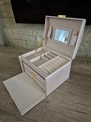 Organizator za nakit – kutija sa više nivoa i ogledalom - Elegantna