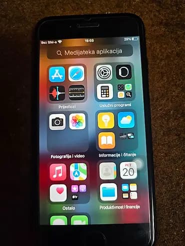 Apple iPhone 7, 32 GB, crna boja (Black)Telefon je potpuno ispravan
