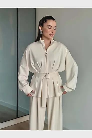 Komplet
Cena 3600
Uni vel.
V30