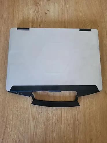 Specifikacija: Procesor: Intel Core i5 (7. generacija, ) RAM: 8GB SSD