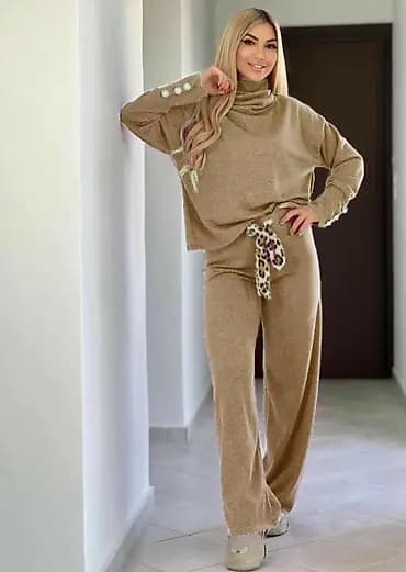 Kompleti sa kapuljacom
Cena 2700
Uni vel.
V/021