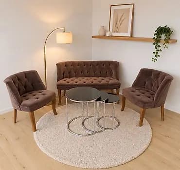 Set tapaciranog klub nameštaja – sofa i dve fotelje sa klub stočićima