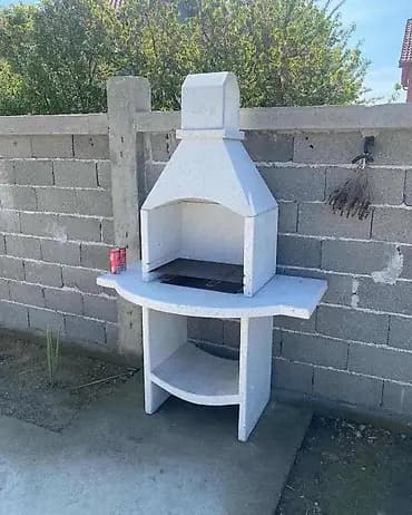 Betonski Roštilj – Beli Teraco + Rešetka Elegantan spoj estetike i