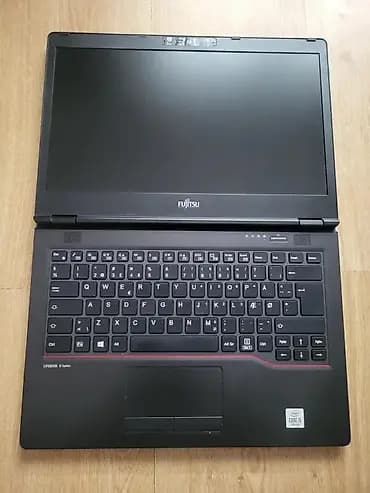 Na prodaju Fujitsu Lifebook U7410 laptop. Specifikacije: Procesor