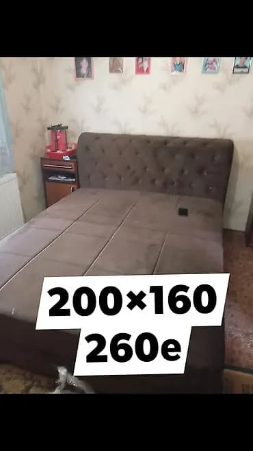 Bračni krevet sa uzglavljem, dimenzije 200 × 160 cm. - Tapacirano