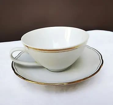 Porcelanska šolja sa tacnom – Bohemia, Czechoslovakia - Materijal
