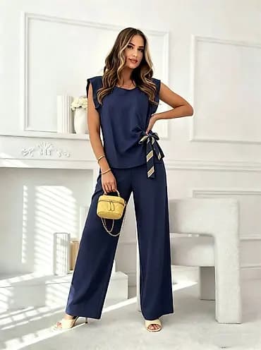 Komplet
Cena 3200
Uni vel.
V26